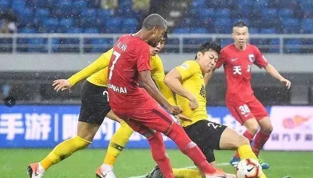 贝尼特斯大连第一场比赛,贝尼特斯首秀