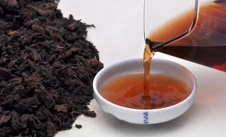 黑茶功效与功能每天喝几杯合适,黑茶有什么保健功能