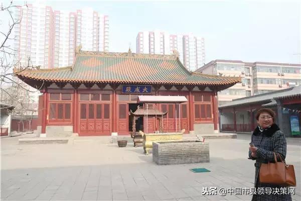 河北名人名企文学院行家学者深泽采风助力老区发展郝小学