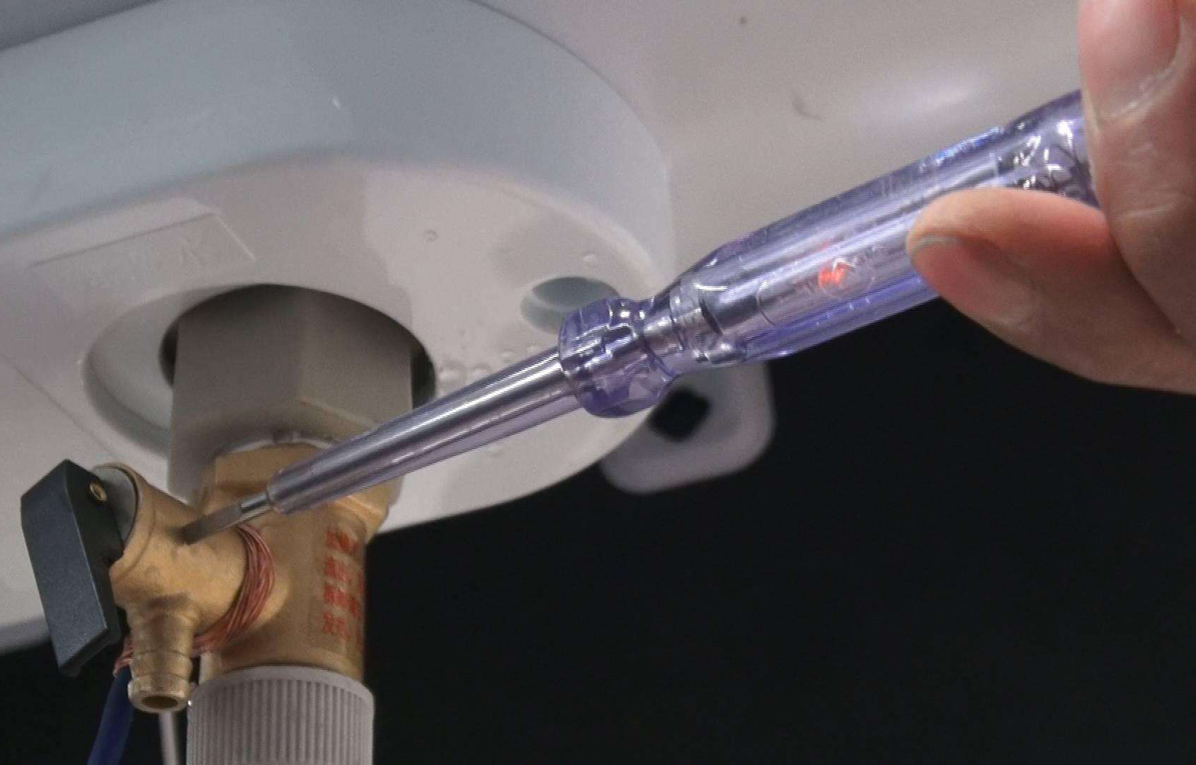 家用电热水器选怎样的最好,家用电热水器应该买哪一种实用