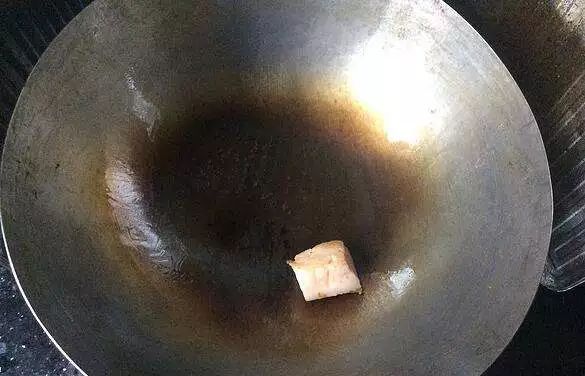 锅糊了炒菜油烟大吗,无油烟锅炒菜不好吃怎么办