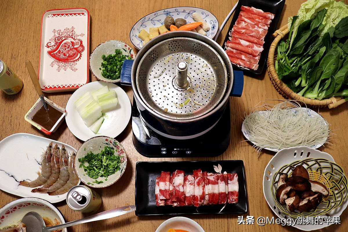 吃火锅人均一盘肉够不够,3个人吃老火锅540元贵不贵