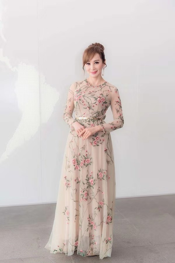 前亚姐冠军结婚了吗,亚姐冠军隐瞒婚史