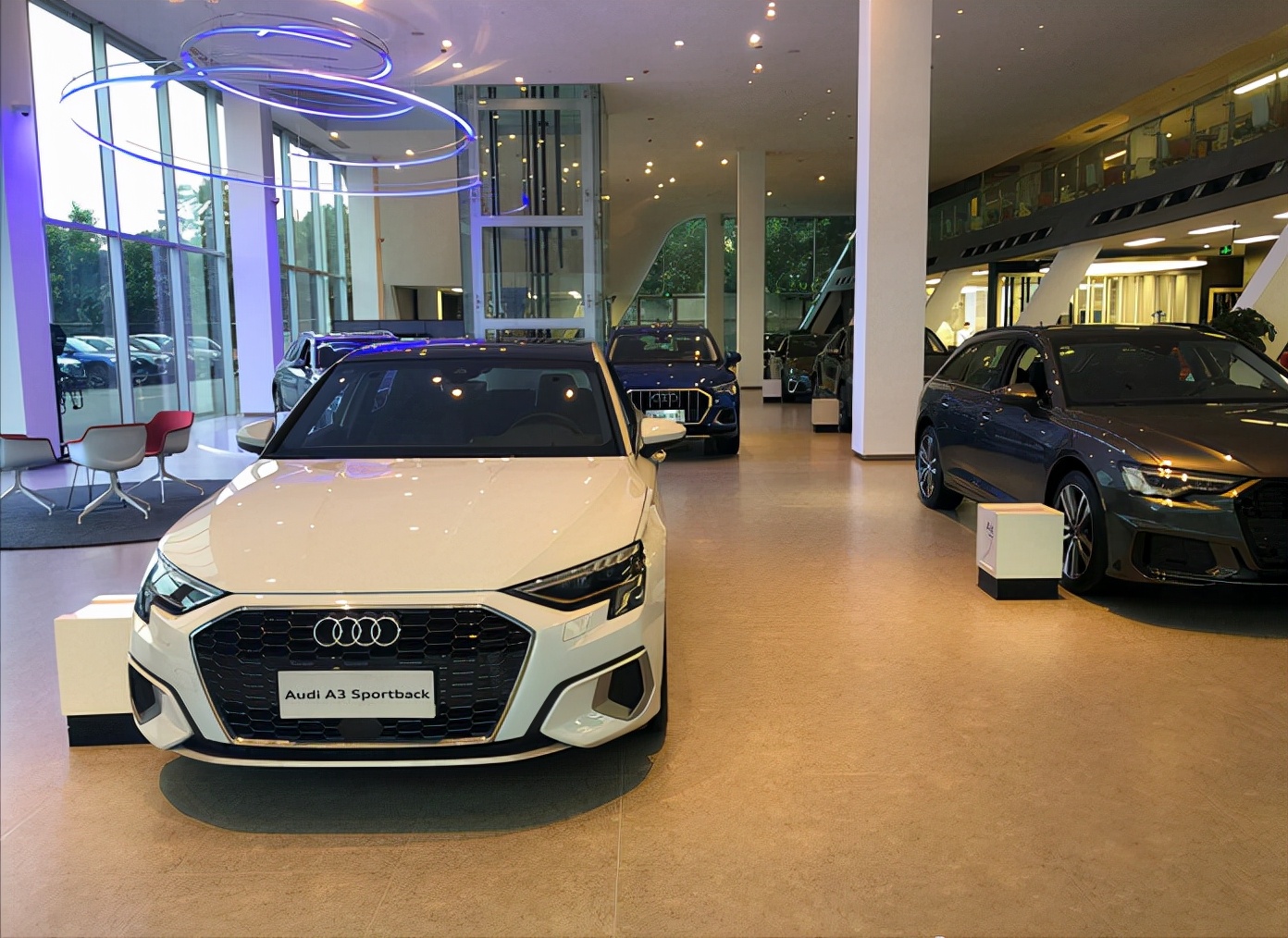 豪华品牌二手车跌价,二手车90天回购是什么套路