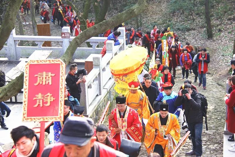 穹窿山风景区：金猪绘新春年味快乐过传统新年！