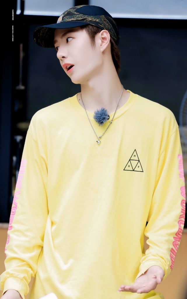 nike王一博穿搭,王一博nike加小香风穿搭