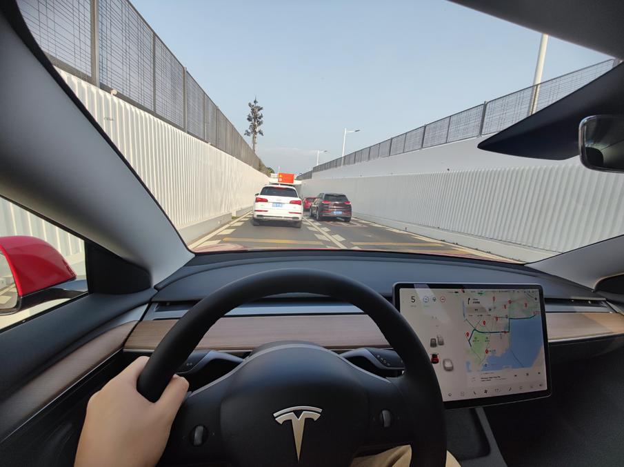 modely和model3这两款车怎么选,最低多少钱能够买一辆modely