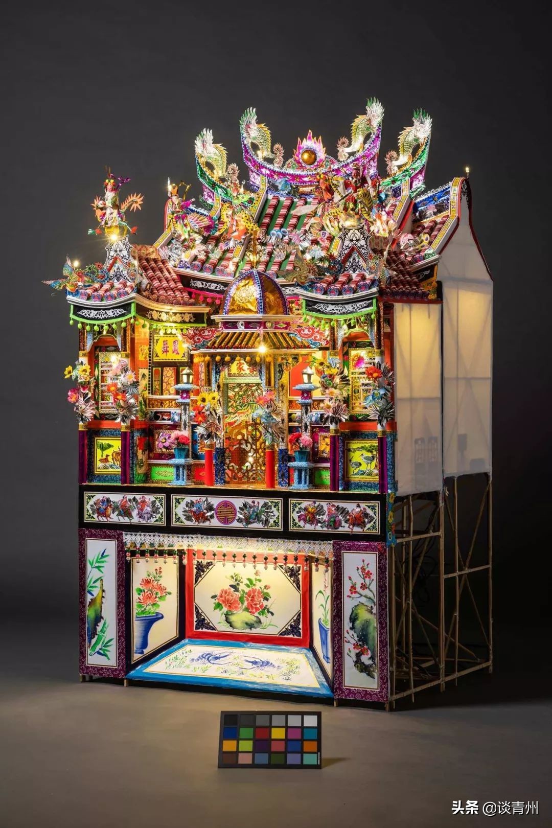 中国人烧给死人的纸扎，登上巴黎设计周，还被法国的博物馆收藏