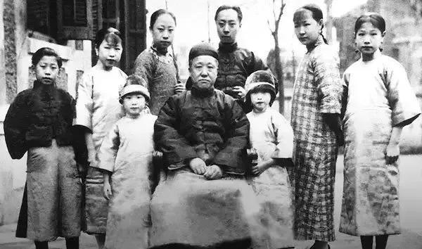 绝版合影视频完全版,80年代怀旧合影图片大全