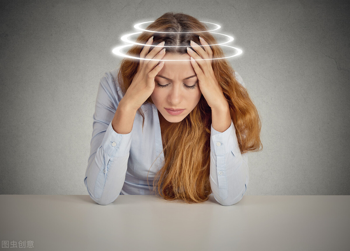 早晨突然眩晕恶心呕吐是怎么回事,有的时候突然一阵眩晕是怎么回事