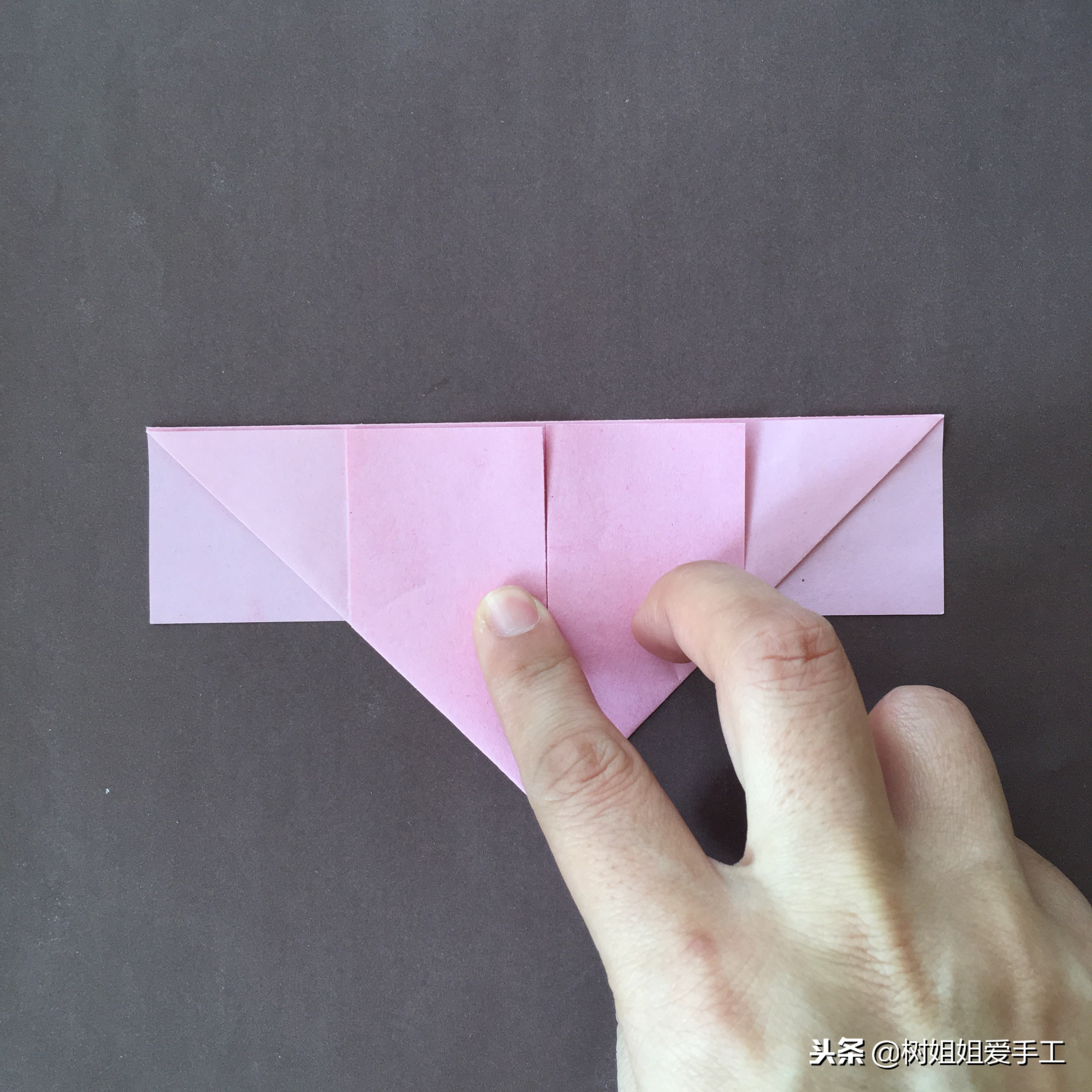 儿童折纸徽章简单又漂亮又能戴,手工五角星儿童折纸折法