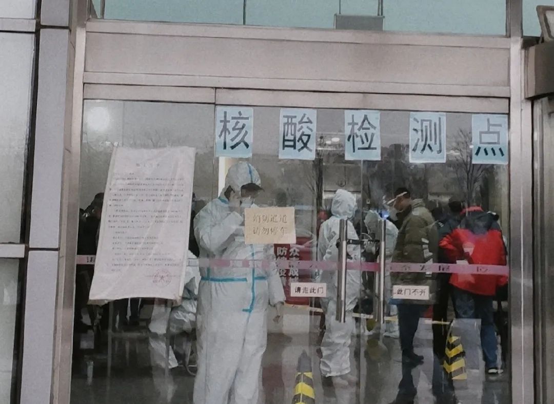 给你三秒钟选一个词语,形容岳阳的词汇