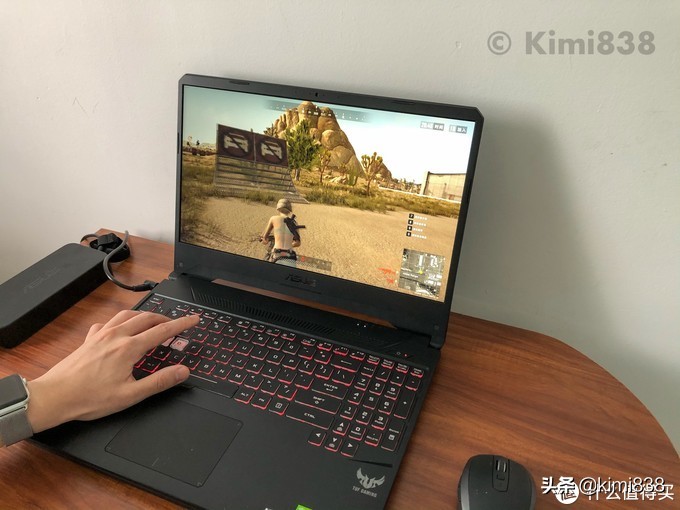 华硕飞行堡垒七能够连蓝牙键盘吗,华硕飞行堡垒7屏幕一闪一闪