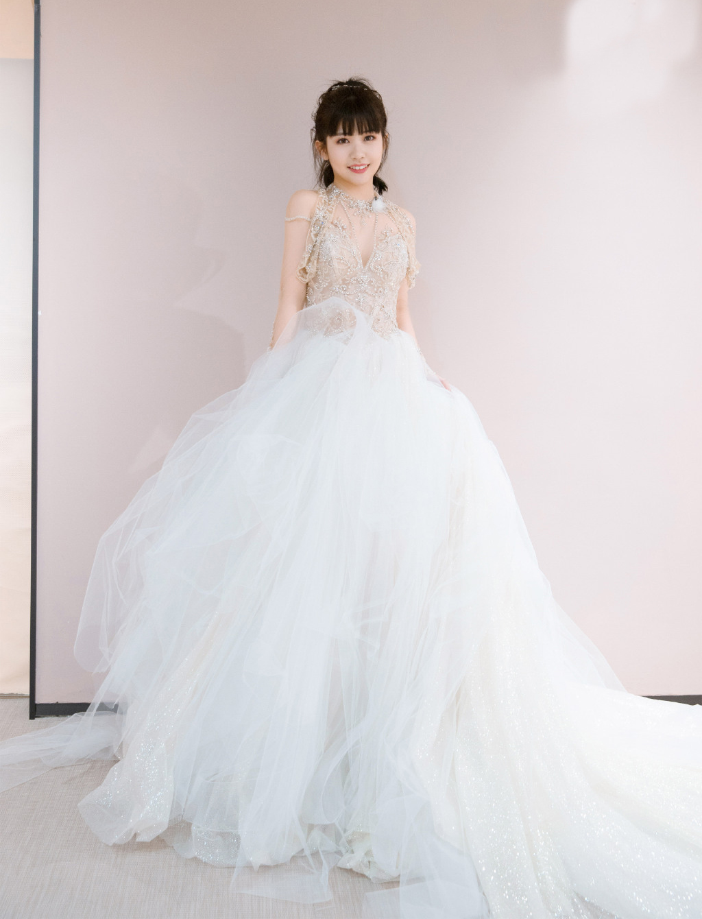 火箭少女杨超越衣服,火箭少女杨超越孟美岐