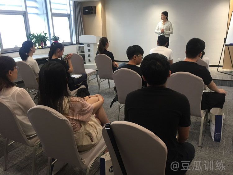 嘴笨怎么提升自己的口才,嘴笨的人不会说话如何提升口才