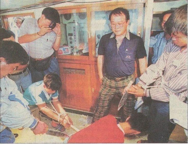 世纪*案惨**：中国海员连杀7名韩国人，文在寅亲自辩护被骂叛*贼国**