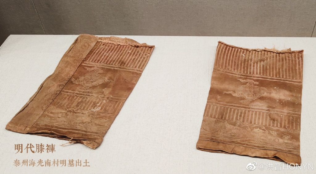 日影中玲珑剔透：从《*瓶金**梅》里潘金莲的膝裤，探析晚明世风变化