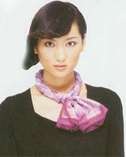 方形丝巾和丝巾扣,丝巾系法大全小方丝巾的打法