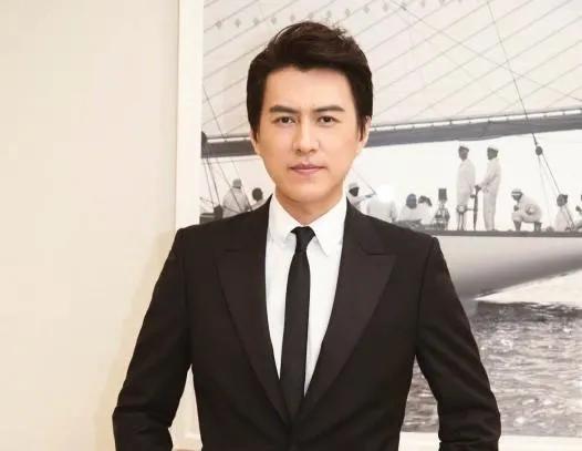 60岁大妈跟靳东谈恋爱,61岁大妈与靳东相恋后续