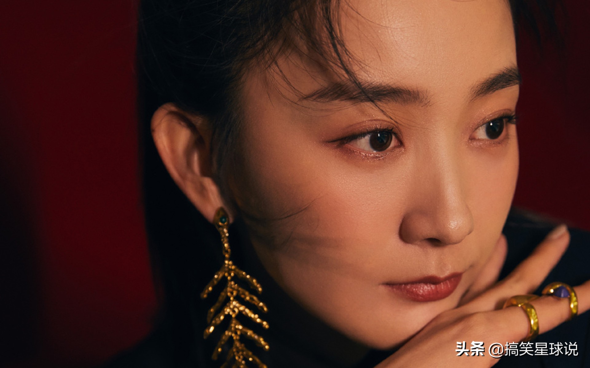 过年单身女孩回家搞笑段子,单人接到电话搞笑段子