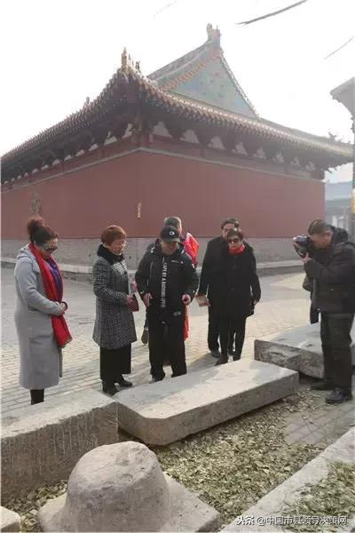 河北名人名企文学院行家学者深泽采风助力老区发展郝小学