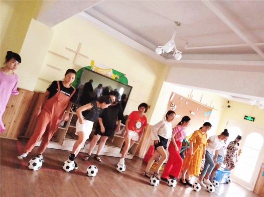 足球特色幼儿园有哪些活动,世界足球日活动幼儿园