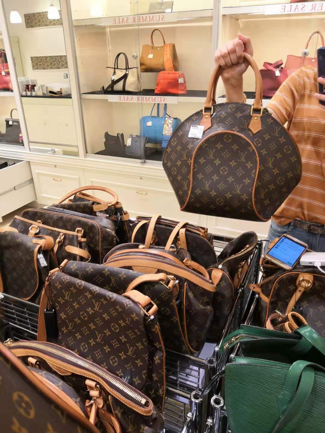 日本的lv中古店哪里多,大阪最大的中古店在哪里