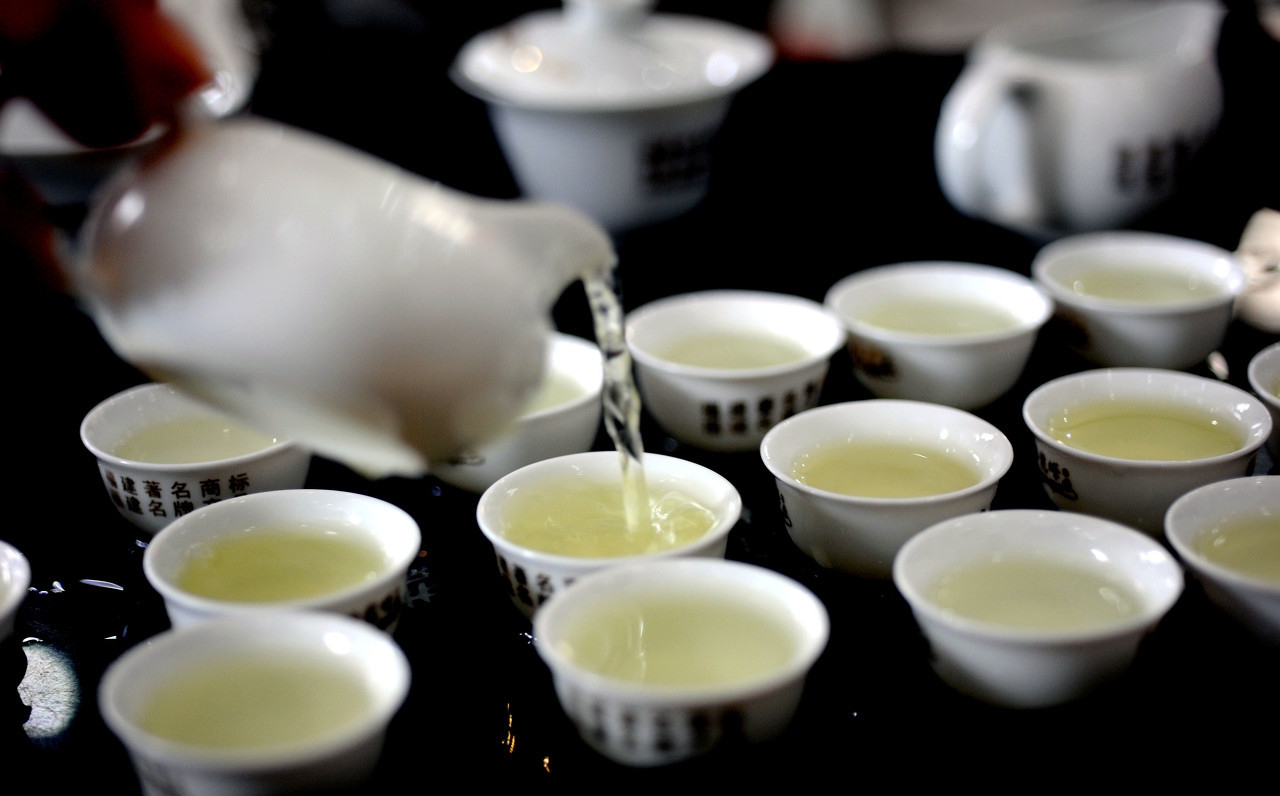 客户买的茶叶六百元一斤,客户买的茶叶五百元一斤