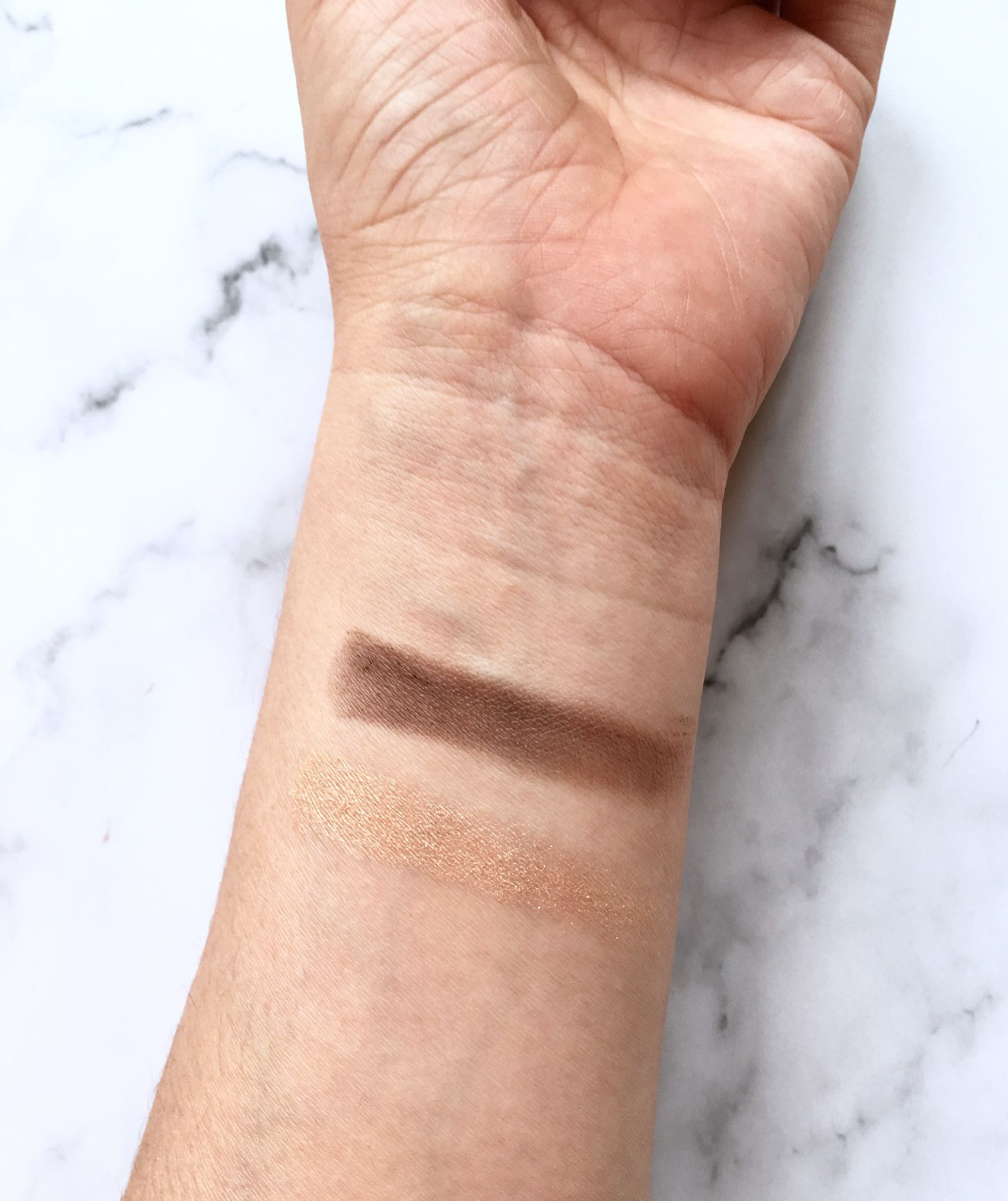 选眼影盘冷白皮,推荐一款好用的眼影盘