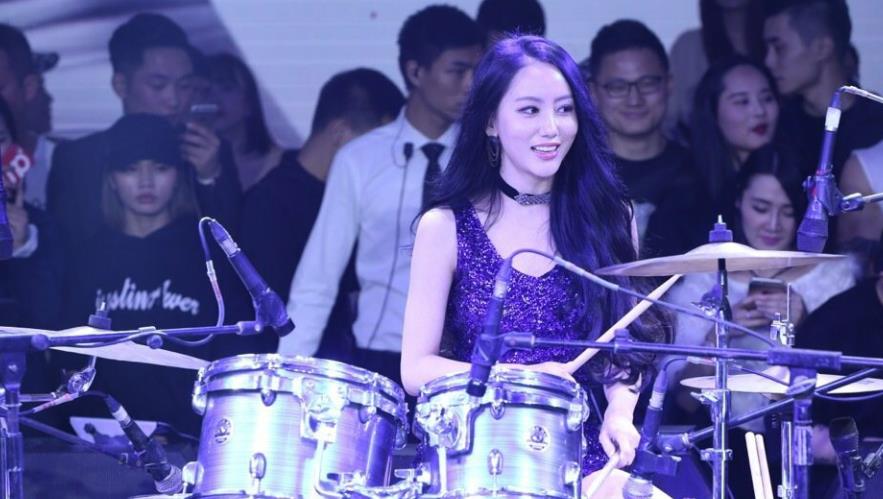 雅妍鼓手jaroflove现场完全版,韩国最美鼓手雅妍最火的打鼓视频
