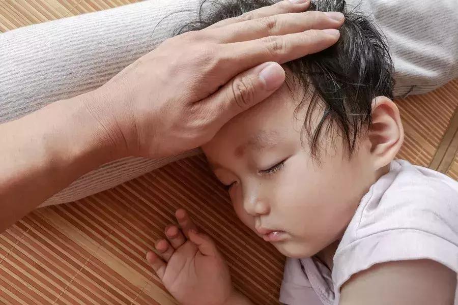 怎么辨别固体饮料和真奶粉,怎么区分固体饮料与奶粉