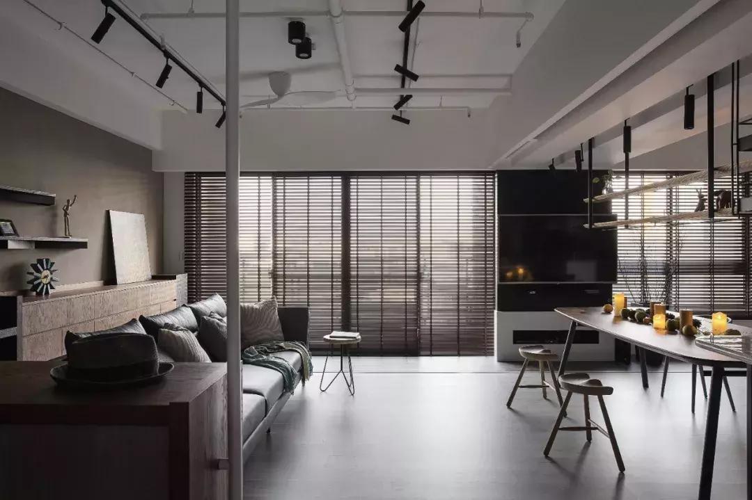 房子装修花再多钱，客厅还是沙发+茶几+电视柜，这样装修好看实用