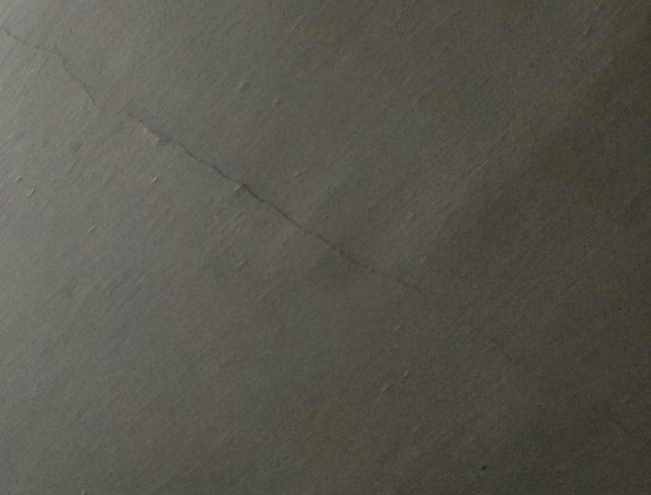 天花板为什么会掉皮,天花板掉皮能够贴什么处理