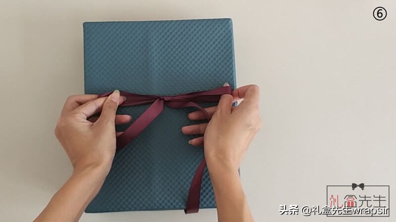 蝴蝶结礼品的打法视频教程,礼品上的蝴蝶结怎样打才好看
