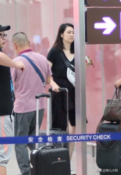 洪欣一身绿色清爽照片,洪欣素雅