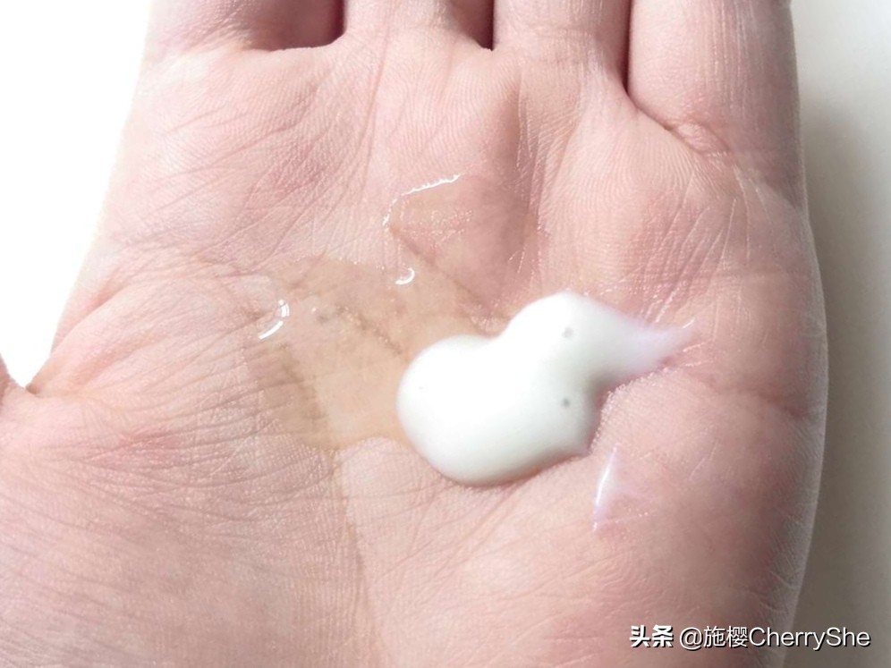 欧莱雅注白瓶和小灯泡哪个好,欧莱雅注白瓶和olay小白瓶测评