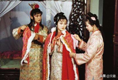 冬天不想穿羽绒服穿什么能够保暖,古代的女子穿冬天的衣服