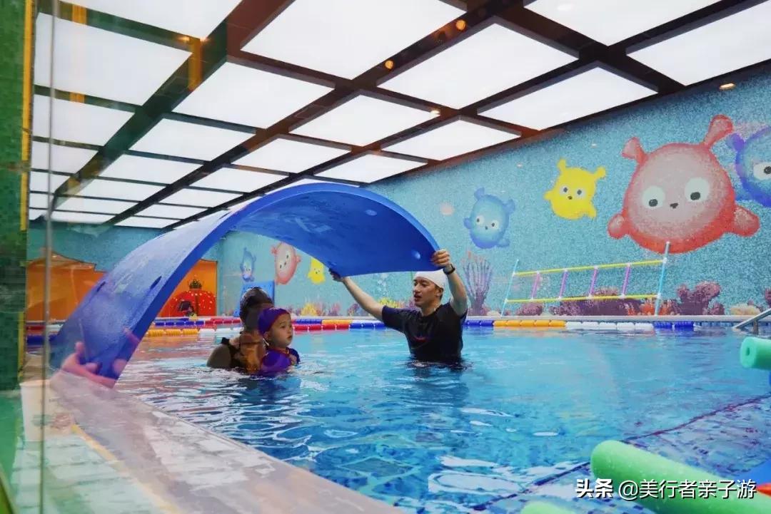 室内可戏水的儿童游泳馆,水中小超人