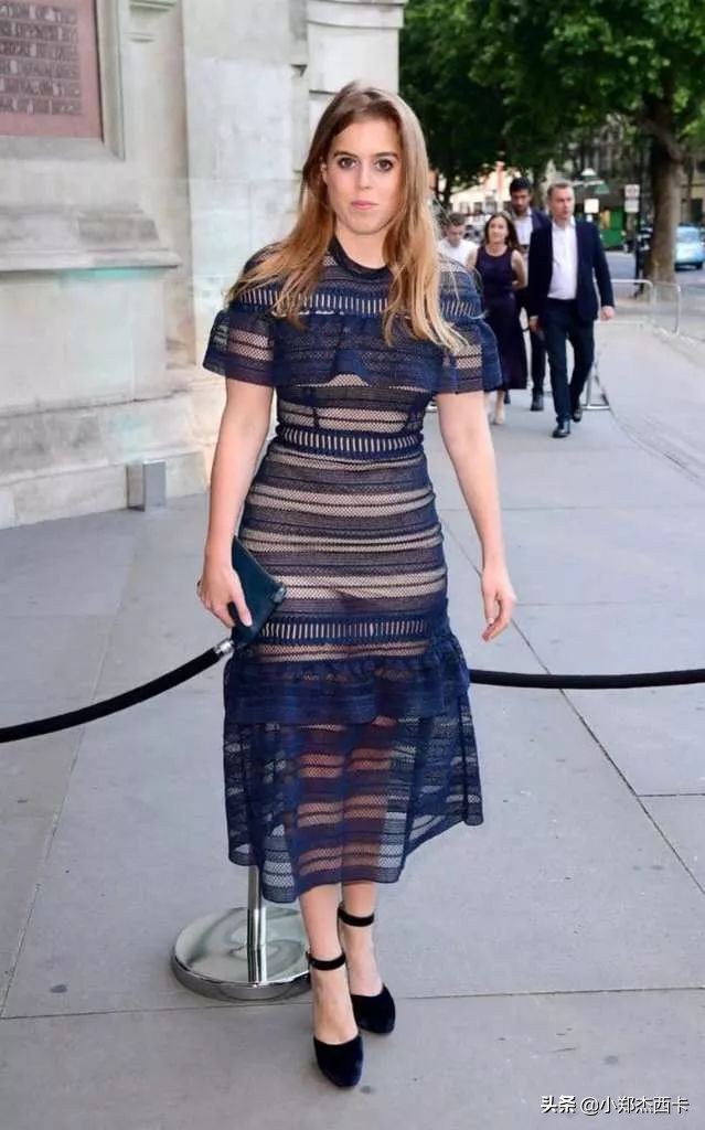 糗大了：Bra透出，衣服穿反，皇室成员们也会穿错衣