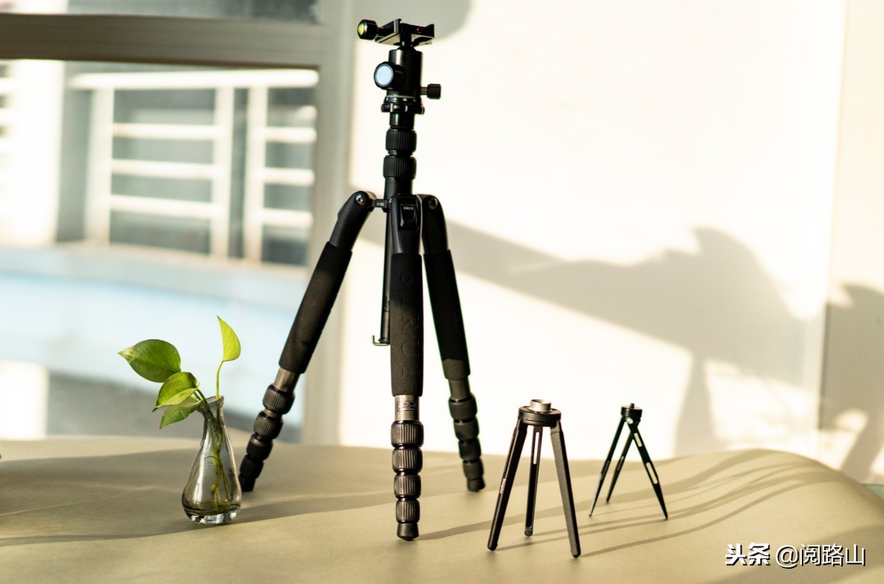 能够当登山杖的三脚架,登山杖三脚架紧固原理