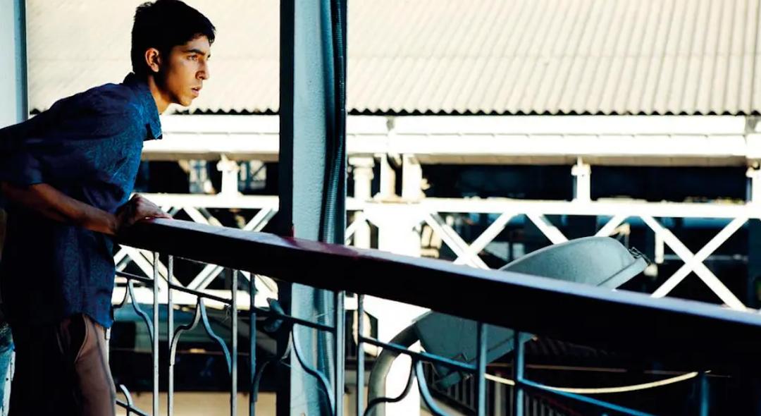 孟买富人区与贫民区一墙之隔,孟买欲望都市