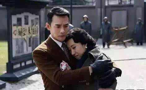事业高峰结婚息影，37岁离异，40岁翻红演艺圈：找回自我有多爽！