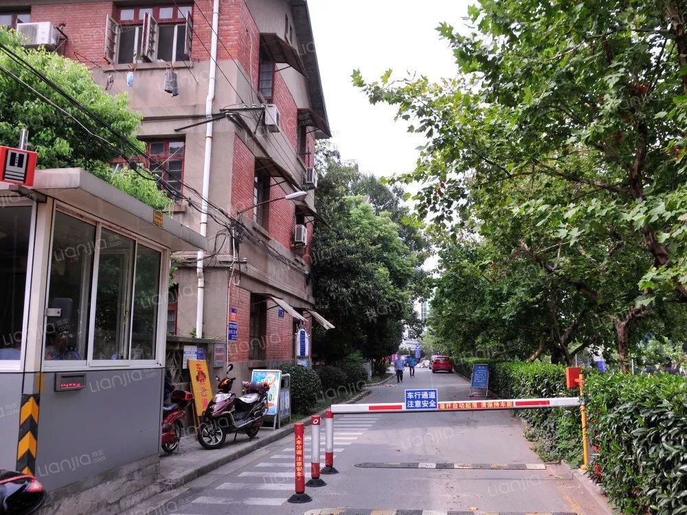 南京学区房挂牌价,南京一小区集体涨价