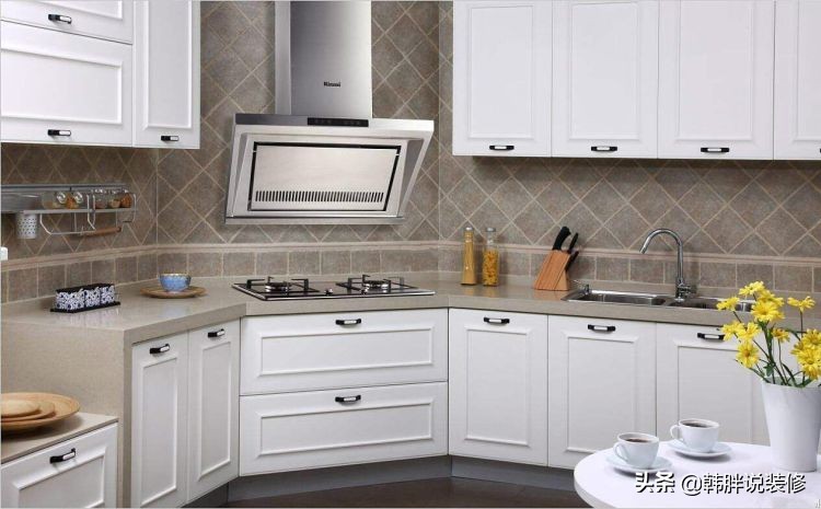 顶吸和侧吸油烟机哪个更合适爆炒,油烟机顶吸和侧吸哪个更合适家用