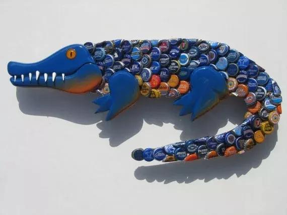 用啤酒的瓶盖怎么做成玩具,六个瓶盖能够做什么手工玩具