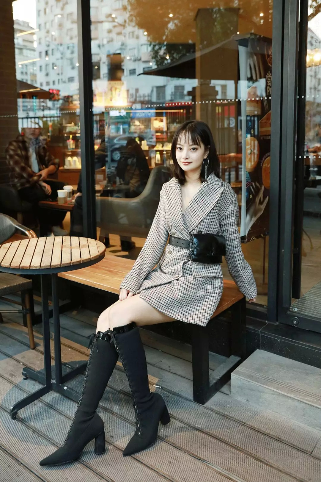 小个子秋冬穿什么款靴子显腿长,显腿细又直的时尚爆款靴子