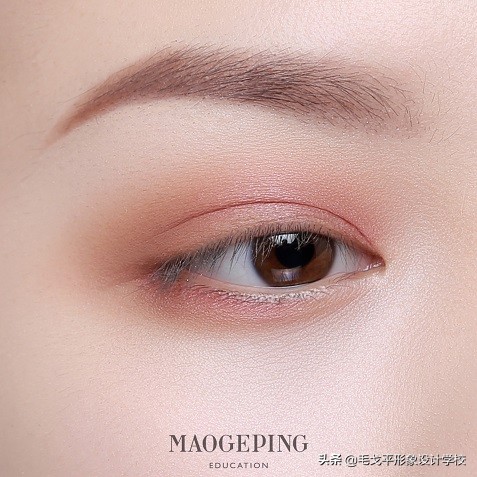 日常妆容显大有神眼妆怎么画,眼妆怎么画显大又干净裸妆