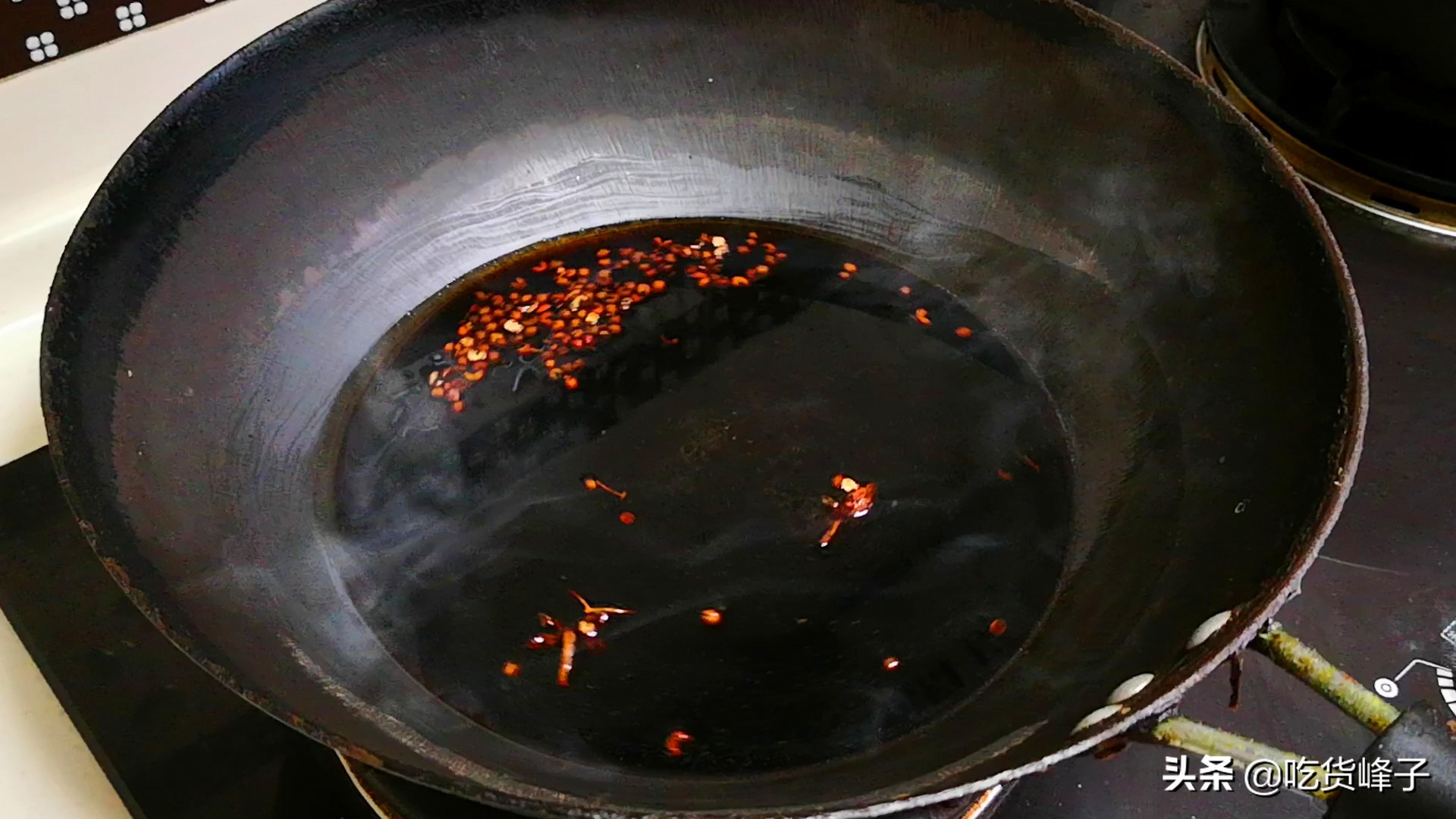 腌辣椒注意事项,腌辣椒时只加盐就大错特错