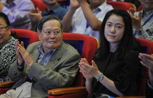 翁帆当年为何会嫁给杨振宁,翁帆为什么嫁给大54岁的杨振宁