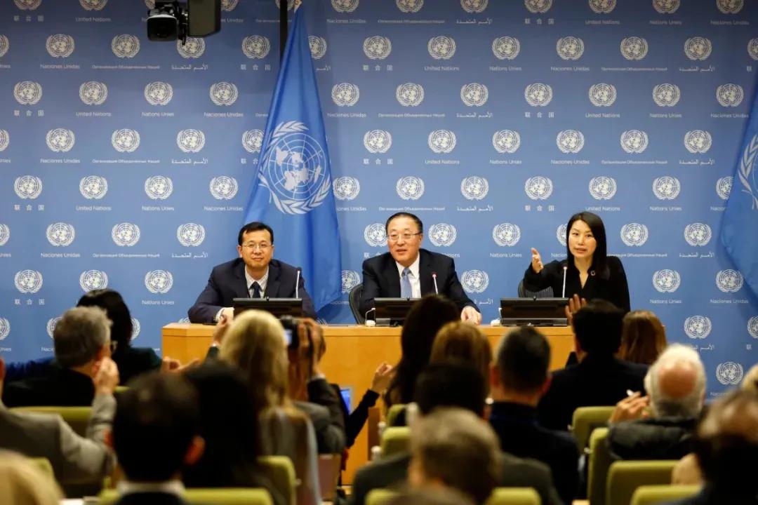 “短短十来天，我被美国驱离！”前新华社驻联合国分社记者自述